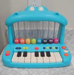 Hippo piano